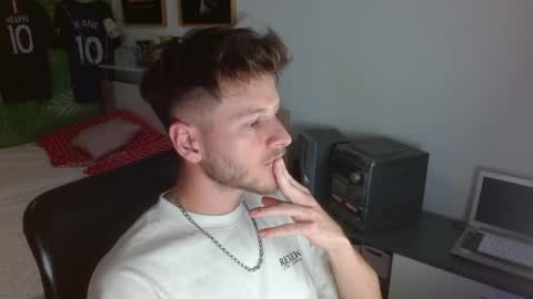 Snapshot of freddy_star chatting on May 27, 9:34 pm Frederick Perin online show from May 27, 9:34 pm