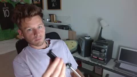 Snapshot of freddy_star chatting on July 30, 11:20 am Frederick Perin online show from July 30, 11:20 am