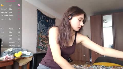 Mia online show from October 31, 9:21 am