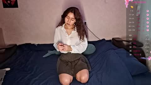 Mia online show from December 1, 12:32 pm