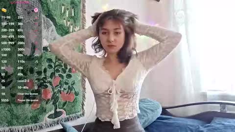 Mia online show from March 14, 7:25 am