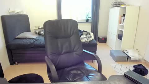 Snapshot of fredrik386959 chatting on January 27, 12:37 pm Fredrik online show from January 27, 12:37 pm