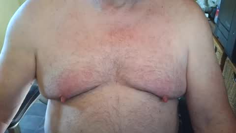 Snapshot of free_amos chatting on July 25, 1:04 am free_amos online show from July 25, 1:04 am