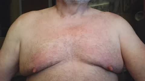 Snapshot of free_amos chatting on July 30, 6:23 am free_amos online show from July 30, 6:23 am
