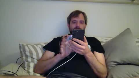 free_love_for_everyone online show from April 24, 12:02 am
