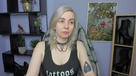 Snapshot of freeanne chatting on May 29, 6:33 am Anne online show from May 29, 6:33 am