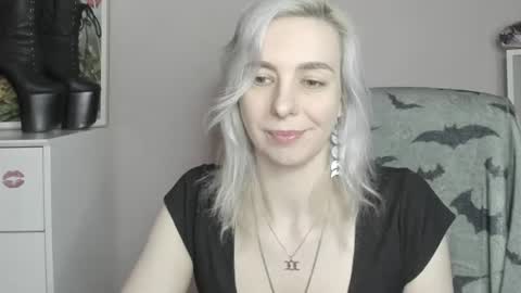 Snapshot of freeanne chatting on July 13, 6:38 am Anne online show from July 13, 6:38 am