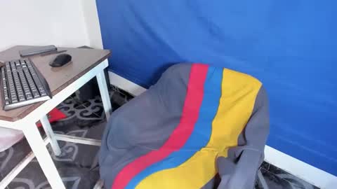 Snapshot of freedom_24 chatting on May 5, 6:49 pm shakur online show from May 5, 6:49 pm