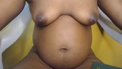 Snapshot of freelady1011 chatting on February 3, 9:47 am babyyo online show from February 3, 9:47 am