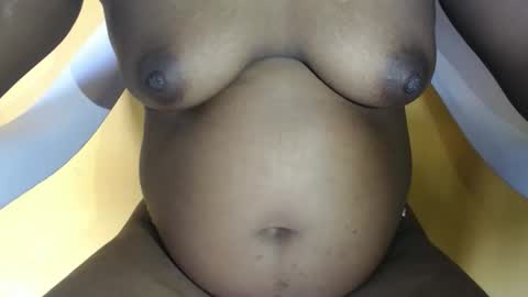 Snapshot of freelady1011 chatting on February 22, 9:08 am babyyo online show from February 22, 9:08 am