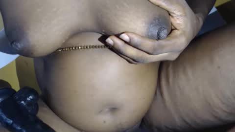 Snapshot of freelady1011 chatting on March 4, 8:31 am babyyo online show from March 4, 8:31 am