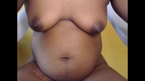 Snapshot of freelady1011 chatting on March 21, 10:53 am babyyo online show from March 21, 10:53 am