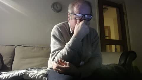 Snapshot of freespirt59 chatting on December 4, 3:54 pm freespirt59 online show from December 4, 3:54 pm