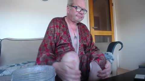 Snapshot of freespirt59 chatting on December 9, 10:32 am freespirt59 online show from December 9, 10:32 am