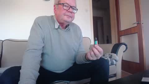 Snapshot of freespirt59 chatting on December 9, 1:34 pm freespirt59 online show from December 9, 1:34 pm