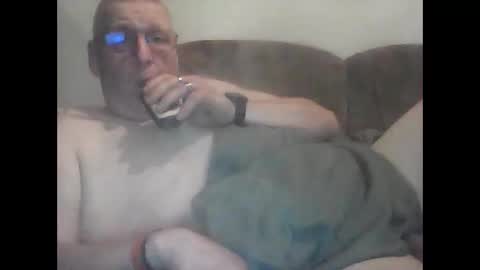 Snapshot of frefredo chatting on April 19, 8:11 pm fred online show from April 19, 8:11 pm