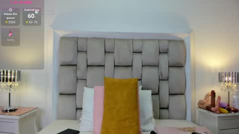 Snapshot of frehia_dimou chatting on July 3, 11:27 am Frehia online show from July 3, 11:27 am