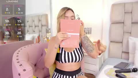 Snapshot of frehia_dimou chatting on July 15, 1:27 pm Frehia online show from July 15, 1:27 pm