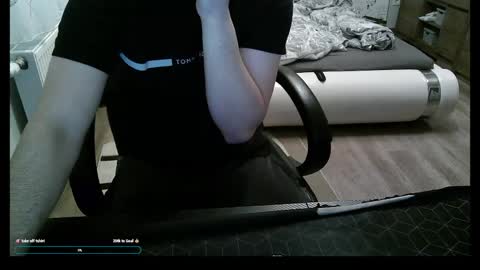 Snapshot of freklogas chatting on April 3, 9:51 am freklogas online show from April 3, 9:51 am