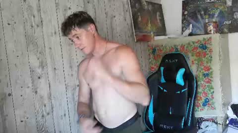 French Horny Bibs online show from June 25, 11:26 am
