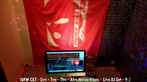 frenchkissdjfk online show from October 21, 6:52 pm