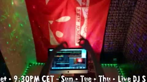 frenchkissdjfk online show from November 6, 7:20 am