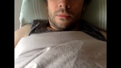 Snapshot of frenchy_from_paris chatting on April 29, 8:51 am frenchy_from_paris online show from April 29, 8:51 am