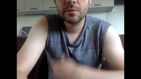 Snapshot of frenchy_from_paris chatting on May 2, 9:03 am frenchy_from_paris online show from May 2, 9:03 am