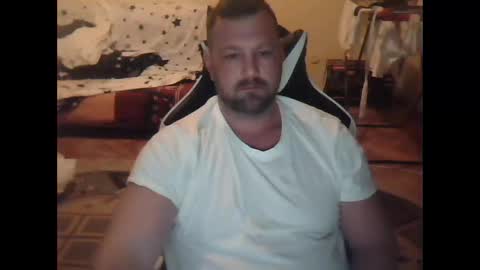 Snapshot of frenks117864 chatting on December 16, 6:46 pm frenks117864 online show from December 16, 6:46 pm