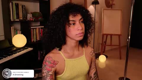 Snapshot of fresatanica chatting on November 24, 5:40 am Vale online show from November 24, 5:40 am