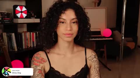 Snapshot of fresatanica chatting on February 11, 12:15 am Vale online show from February 11, 12:15 am