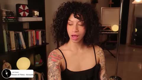 Snapshot of fresatanica chatting on March 25, 2:28 am Vale online show from March 25, 2:28 am