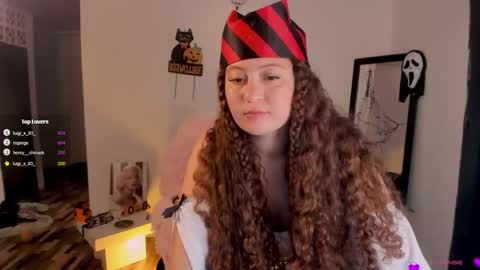 Snapshot of fresita44 chatting on October 31, 2:40 pm see u 500 pm hora col online show from October 31, 2:40 pm