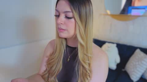 Snapshot of fresita_pink_ chatting on December 4, 7:33 pm fresita_pink_ online show from December 4, 7:33 pm