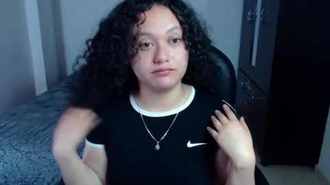 Snapshot of freud_x_louise1 chatting on December 4, 5:38 am Louise  online show from December 4, 5:38 am