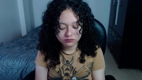 Snapshot of freud_x_louise1 chatting on December 7, 6:54 am Louise  online show from December 7, 6:54 am