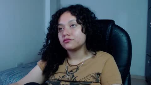 Snapshot of freud_x_louise1 chatting on December 7, 10:01 am Louise  online show from December 7, 10:01 am