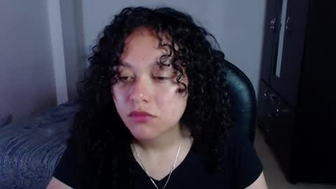 Snapshot of freud_x_louise1 chatting on December 23, 3:29 am Louise  online show from December 23, 3:29 am