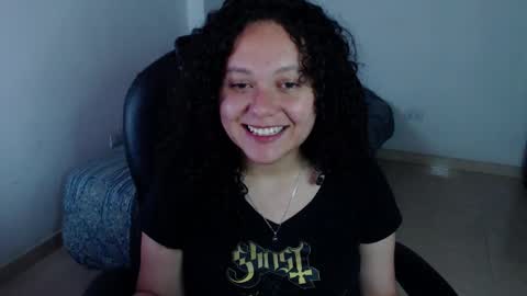 Snapshot of freud_x_louise1 chatting on December 23, 9:49 am Louise  online show from December 23, 9:49 am