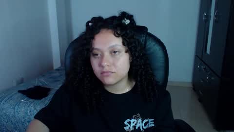 Snapshot of freud_x_louise1 chatting on December 29, 10:23 am Louise  online show from December 29, 10:23 am