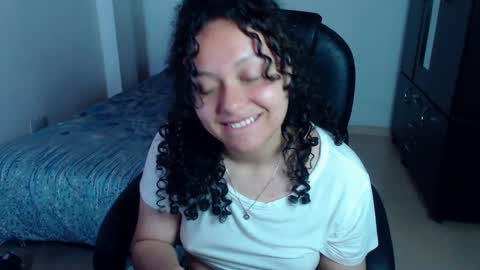 Snapshot of freud_x_louise1 chatting on December 30, 9:16 am Louise  online show from December 30, 9:16 am