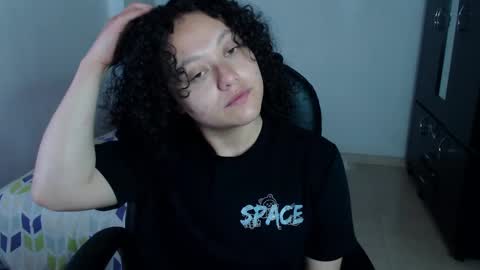 Snapshot of freud_x_louise1 chatting on January 7, 6:27 am Louise  online show from January 7, 6:27 am