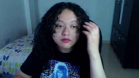 Snapshot of freud_x_louise1 chatting on January 9, 9:27 am Louise  online show from January 9, 9:27 am