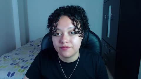 Snapshot of freud_x_louise1 chatting on January 10, 9:23 am Louise  online show from January 10, 9:23 am