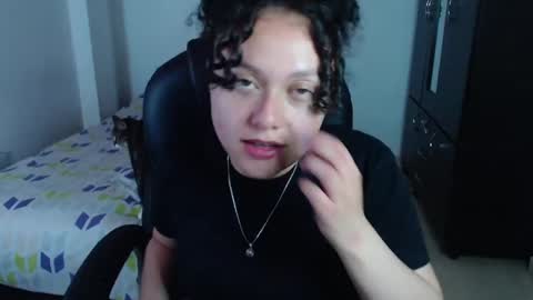 Snapshot of freud_x_louise1 chatting on January 15, 10:06 am Louise  online show from January 15, 10:06 am