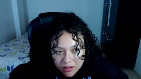 Snapshot of freud_x_louise1 chatting on January 17, 5:21 am Louise  online show from January 17, 5:21 am