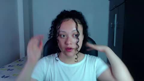 Snapshot of freud_x_louise1 chatting on January 20, 5:15 am Louise  online show from January 20, 5:15 am