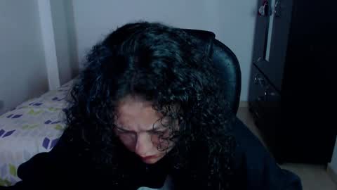 Snapshot of freud_x_louise1 chatting on January 27, 4:09 am Louise  online show from January 27, 4:09 am