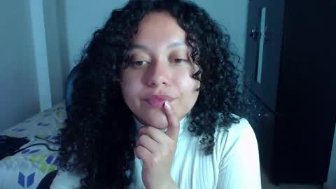 Snapshot of freud_x_louise1 chatting on February 10, 4:19 am Louise  online show from February 10, 4:19 am