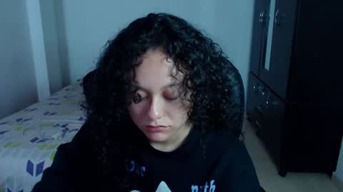 Snapshot of freud_x_louise1 chatting on February 23, 4:07 am Louise  online show from February 23, 4:07 am